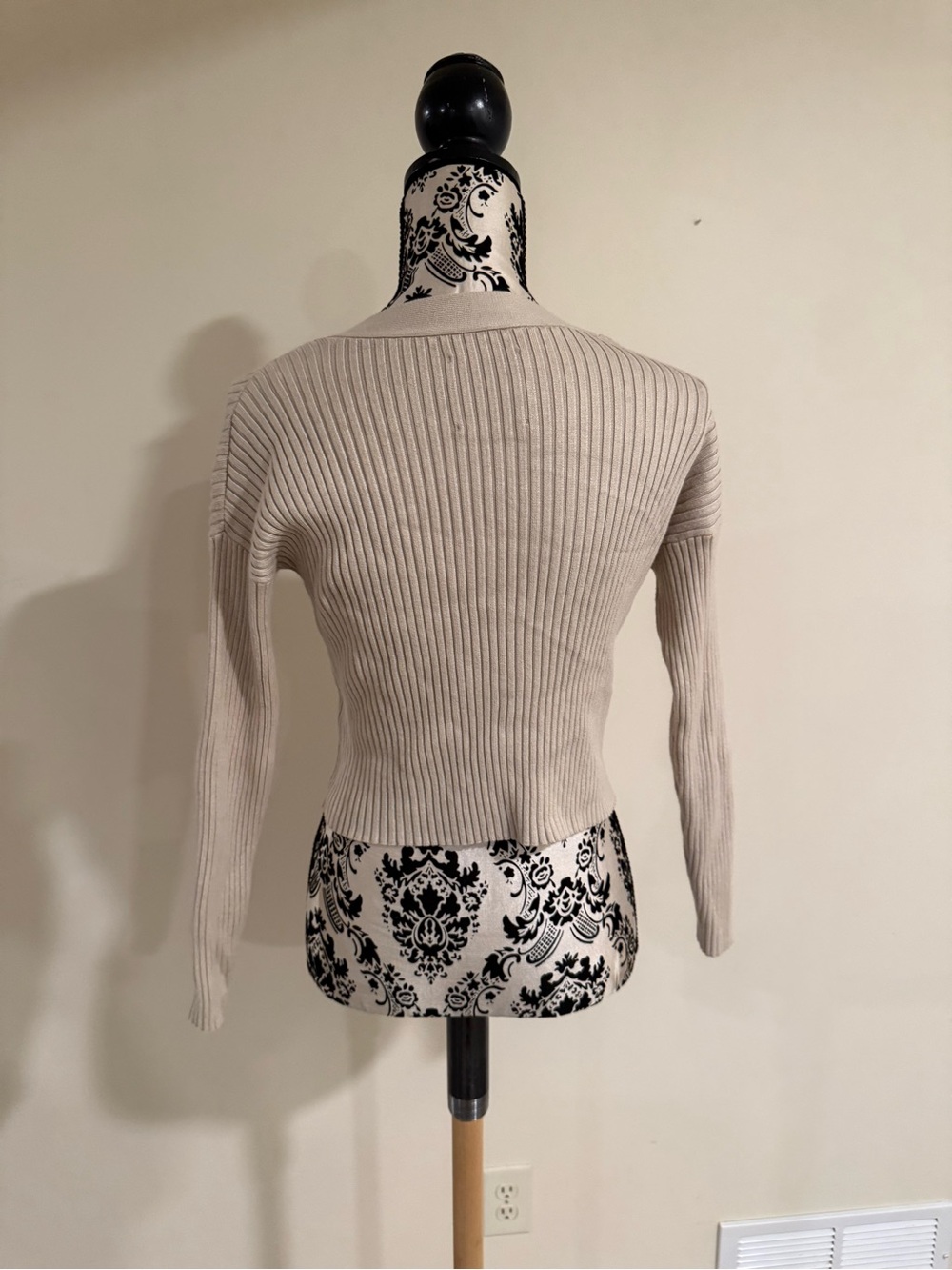 Abercrombie & Fitch Cropped Cardigan - Picture 5 of 6